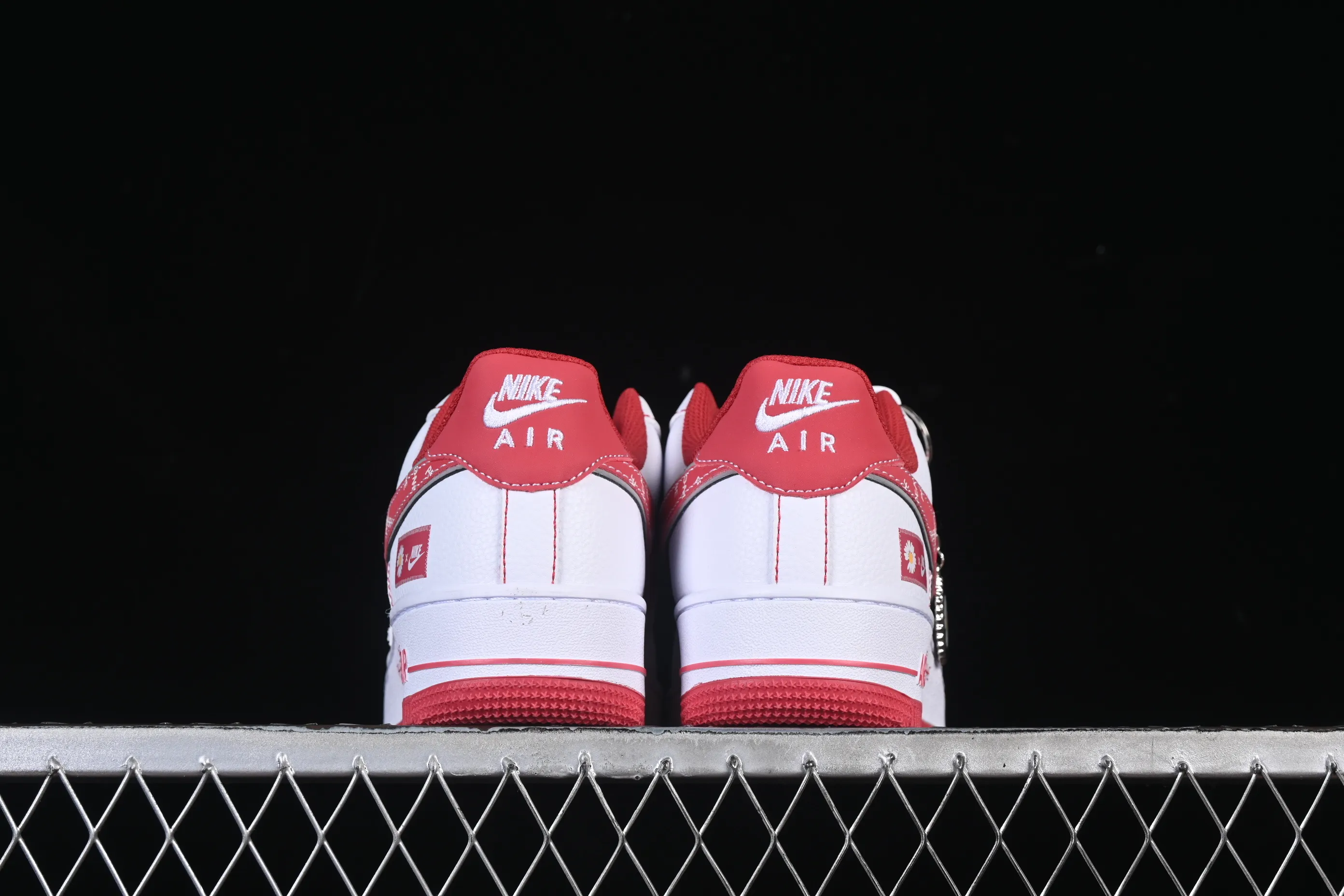 All Categories Nk Air Force 1 Air Force Series Nk Air Force 1 Low Air Force Low Nike Air Force 1'07 Low G-Dragon Joint White Rose Red Air Force 1 Low-top Casual Shoes HV5999-008